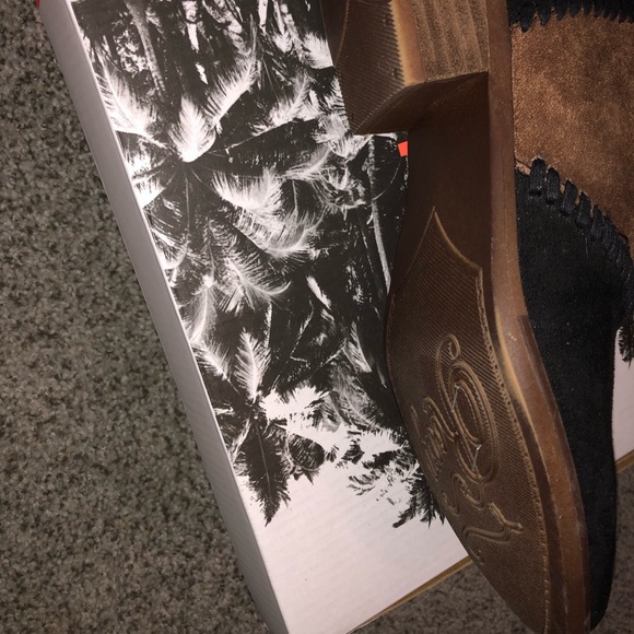 Brand New Roxy - Picture 5 of 5